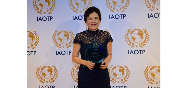 International Association of Top Professionals Awards FCA US Executive with Business Leader of the Year Award for 2018