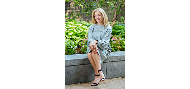 Hearts On Fire President Caryl Capeci Receives Visionary Award